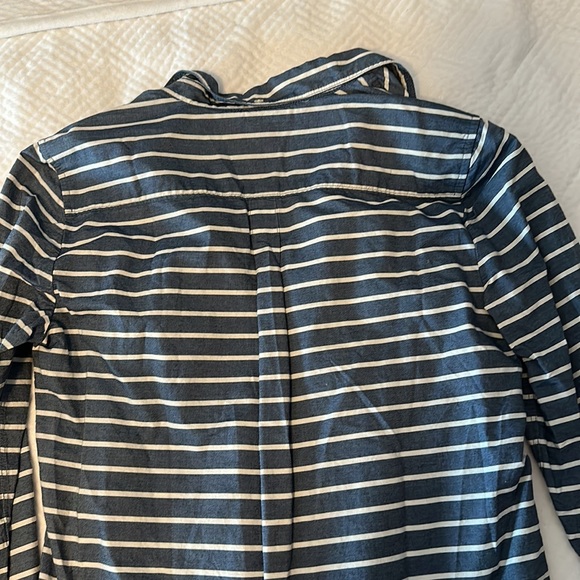 Gap shrunken boyfriend button down - Picture 4 of 7